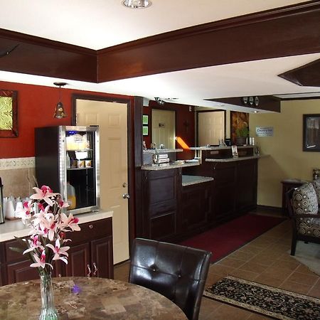 Country Inn Sterling Екстериор снимка