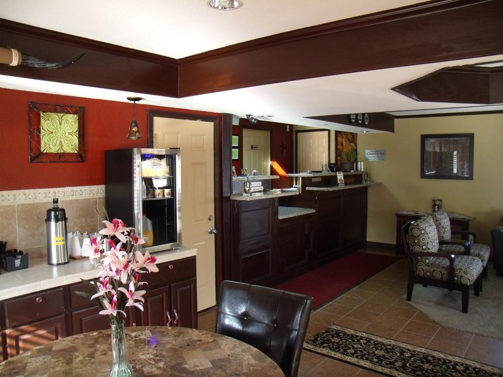Country Inn Sterling Екстериор снимка