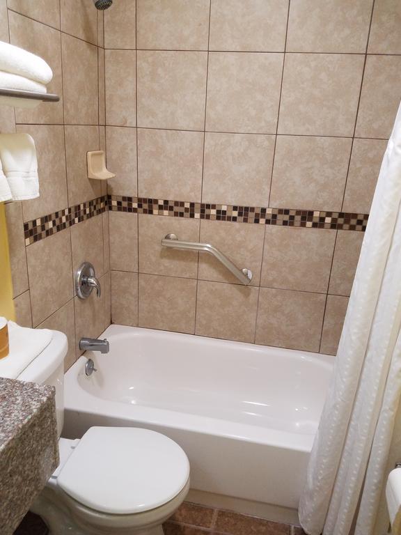 Country Inn Sterling Екстериор снимка