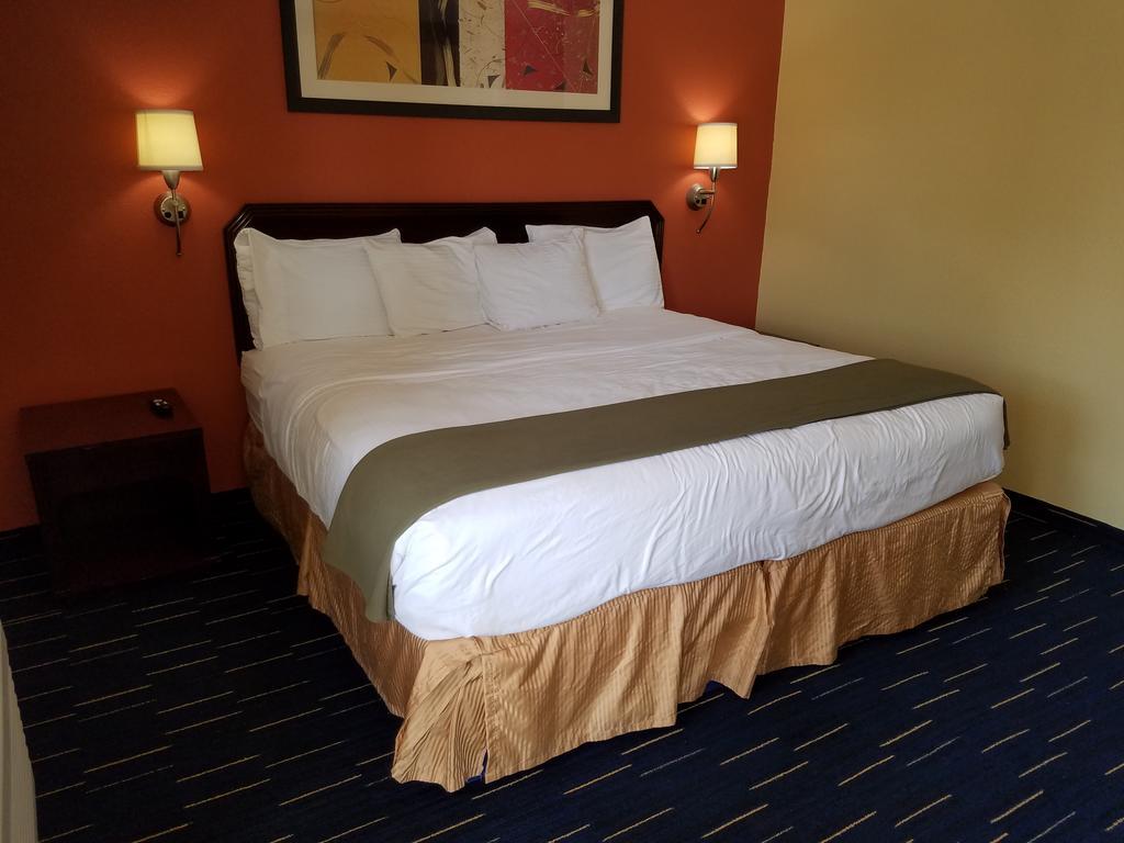 Country Inn Sterling Екстериор снимка