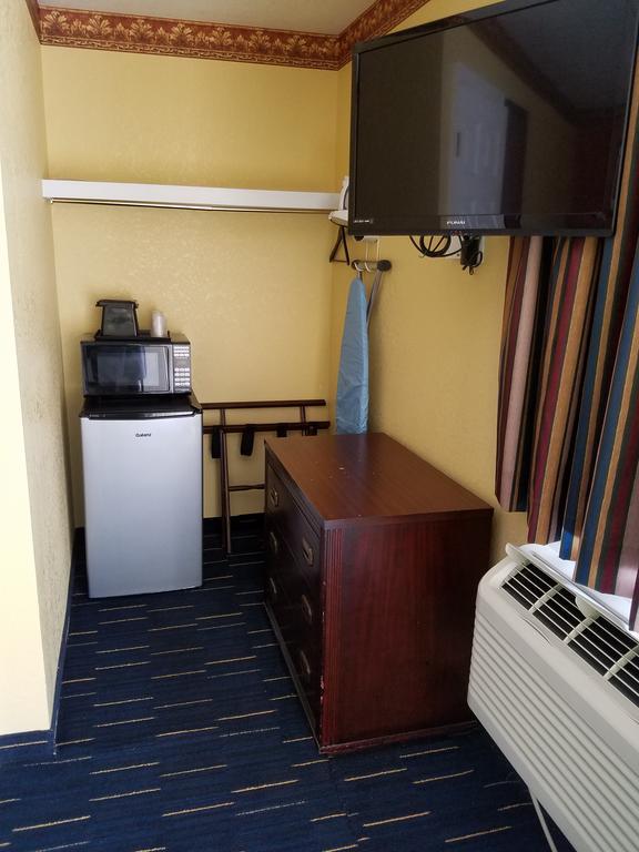 Country Inn Sterling Екстериор снимка