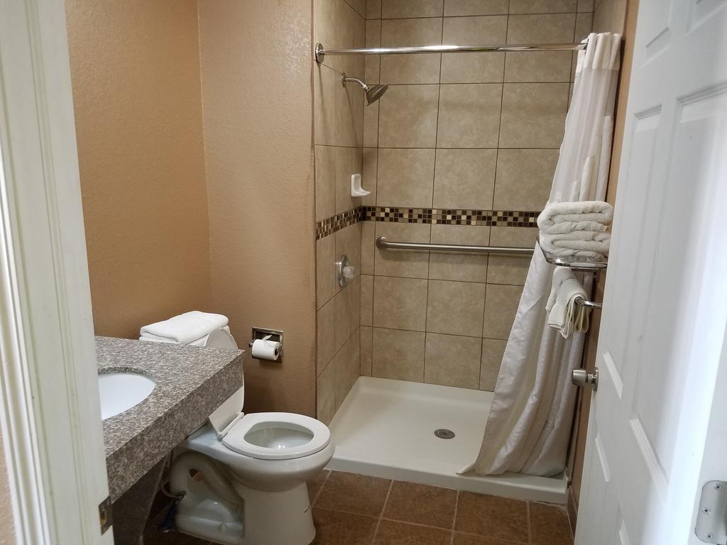 Country Inn Sterling Екстериор снимка