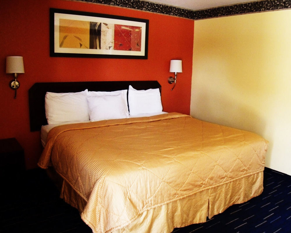 Country Inn Sterling Екстериор снимка